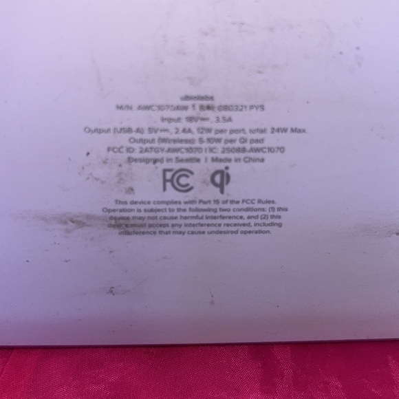 iPhone 3 n 1 Wireless charging pad 2 flats pads and watch 2 usb on back - Picture 6 of 7